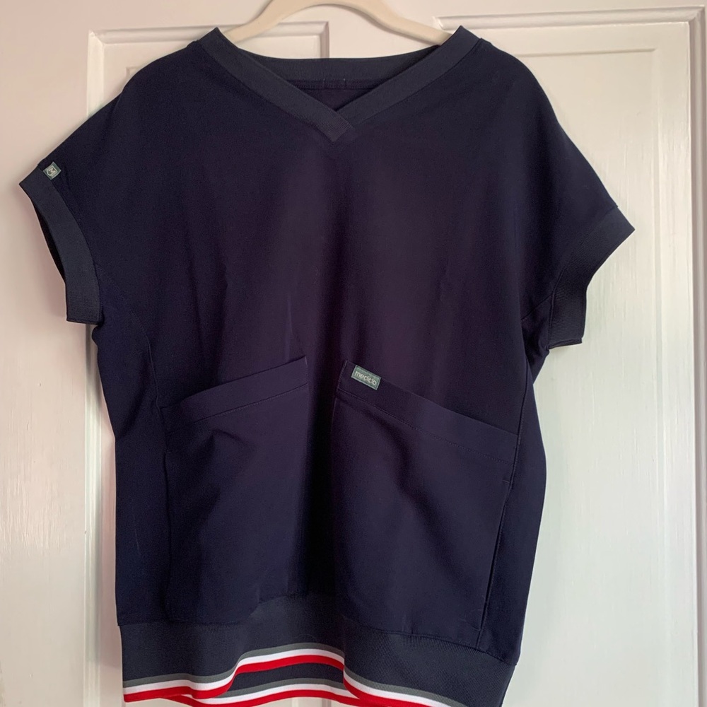 Mediclo Lanai Scrub Top